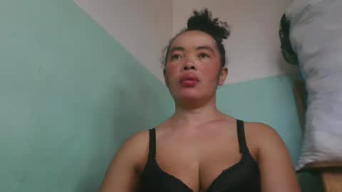 Snapshot of alypierette chatting on 04-01-26, 06:14 alypierette online show from 04-01-26, 06:14