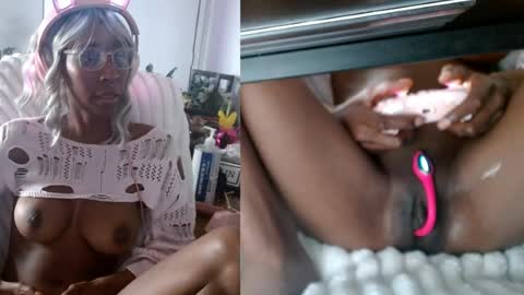 Snapshot of alys_at_college chatting on 07-17-26, 12:56 Sweet Alys online show from 07-17-26, 12:56