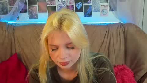 Snapshot of alysameow chatting on 01-09-26, 01:47 Alysa 7GMT online show from 01-09-26, 01:47