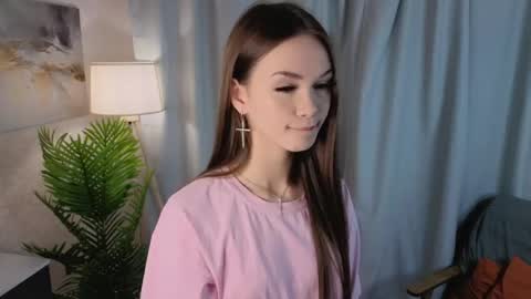 Snapshot of alyshaplescia chatting on 04-26-26, 04:15 Mona online show from 04-26-26, 04:15