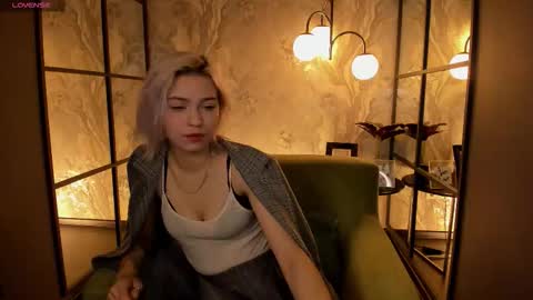 Snapshot of alysiasun chatting on 10-04-25, 01:53 Alysia online show from 10-04-25, 01:53