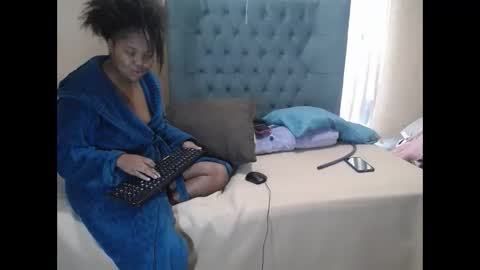 Snapshot of alyssabrownx chatting on 05-01-26, 06:07 alyssabrownx online show from 05-01-26, 06:07