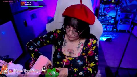 Snapshot of alyssaromanova chatting on 10-27-25, 02:37 . Monday to Saturday at 10pm and 6am Colombia time online show from 10-27-25, 02:37