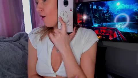 Snapshot of alyssensual chatting on 03-07-25, 08:56 Alyssa I will be online December 2 at 2000 UTC online show from 03-07-25, 08:56