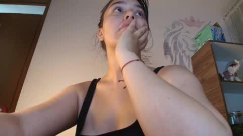 Snapshot of alyssia_wolds_1 chatting on 04-08-26, 02:44 alyssia wolds online show from 04-08-26, 02:44