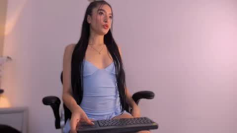 Snapshot of alysslender chatting on 12-18-25, 11:38 Alys online show from 12-18-25, 11:38