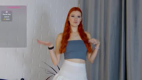 Snapshot of alyxkinski chatting on 11-29-25, 02:31 Alyx online show from 11-29-25, 02:31