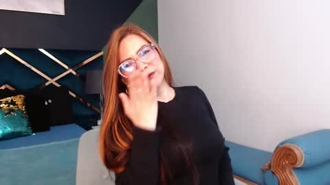 Snapshot of amaiajonnes_ chatting on 11-07-25, 11:43 Amaia online show from 11-07-25, 11:43