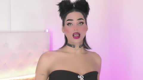 Snapshot of amal_baddel_ chatting on 12-23-25, 05:27 amal_baddel_ online show from 12-23-25, 05:27