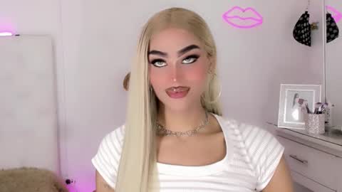 Snapshot of amal_baddel_ chatting on 02-05-26, 05:01 amal_baddel_ online show from 02-05-26, 05:01