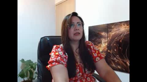 Snapshot of amalia_brunette chatting on 09-18-25, 10:45 AMALIA online show from 09-18-25, 10:45