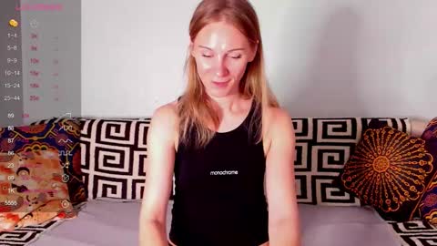 Snapshot of amalia_mio chatting on 10-11-25, 08:13 Amalia online show from 10-11-25, 08:13
