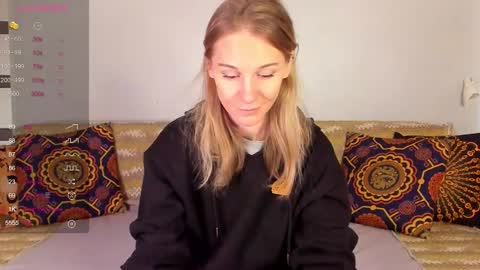 Amalia online show from 10-22-25, 07:52