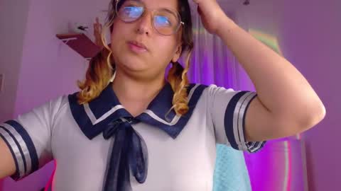 Amalia Im Back See you soon this January 7 at 10 pm Colombia time online show from 10-15-25, 02:44