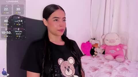 Amalia    real MIA  online show from 10-23-25, 04:45