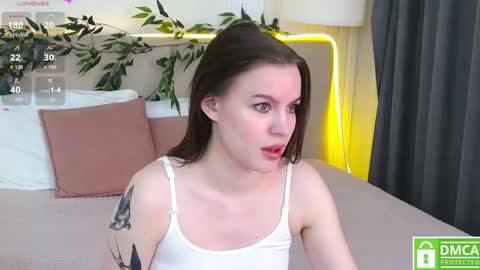 Snapshot of amaliabell chatting on 10-26-25, 01:06 Amalia online show from 10-26-25, 01:06