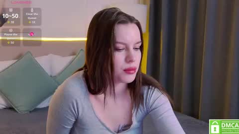 Snapshot of amaliabell chatting on 12-17-25, 01:06 Amalia online show from 12-17-25, 01:06