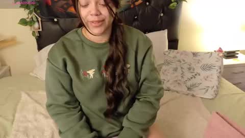 Snapshot of amand1_sweet chatting on 10-11-25, 01:20 online show from 10-11-25, 01:20
