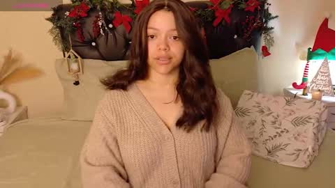 Snapshot of amand1_sweet chatting on 12-21-25, 01:07 online show from 12-21-25, 01:07