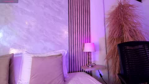 Luisa online show from 10-30-25, 01:07