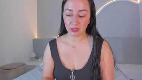 Snapshot of amanda_benz_ chatting on 06-09-26, 11:22 amanda_benz_ online show from 06-09-26, 11:22
