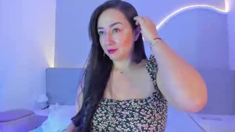 Snapshot of amanda_benz_ chatting on 07-06-26, 11:07 amanda_benz_ online show from 07-06-26, 11:07