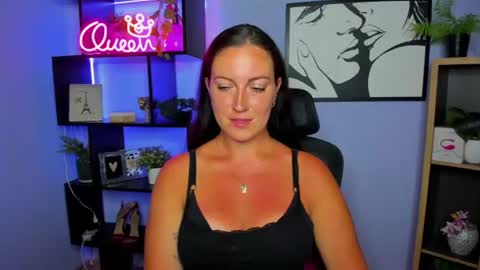 Snapshot of amanda_burn chatting on 06-30-26, 01:23 Amanda online show from 06-30-26, 01:23