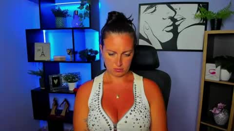 Snapshot of amanda_burn chatting on 07-28-26, 04:39 Amanda online show from 07-28-26, 04:39