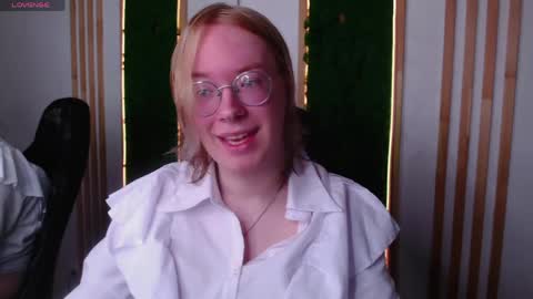 Snapshot of amanda_butlerr chatting on 06-06-26, 01:16 Hi im Amanda online show from 06-06-26, 01:16