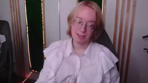 Snapshot of amanda_butlerr chatting on 06-13-26, 02:04 Hi im Amanda online show from 06-13-26, 02:04