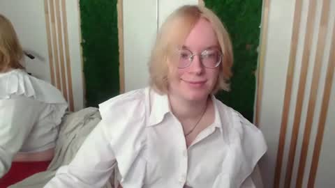 Snapshot of amanda_butlerr chatting on 06-20-26, 12:41 Hi im Amanda online show from 06-20-26, 12:41