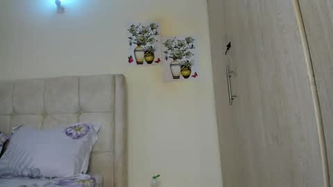 Snapshot of amanda_tint chatting on 05-29-26, 06:33 Amanda tint online show from 05-29-26, 06:33