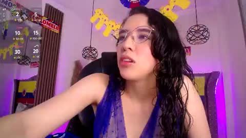 Snapshot of amara_davis1 chatting on 06-11-26, 05:27 amara_davis1 online show from 06-11-26, 05:27