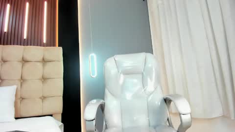     online show from 05-22-26, 02:44
