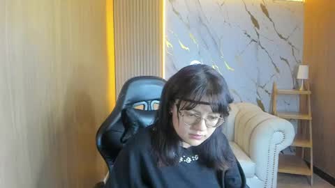 Snapshot of amara_tf chatting on 04-15-26, 03:24 amara online show from 04-15-26, 03:24