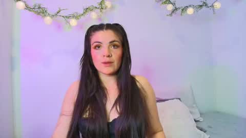 Amara Vega  online show from 12-17-25, 05:13