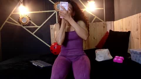 Snapshot of amara_vex chatting on 06-19-26, 12:31 amara_vex online show from 06-19-26, 12:31