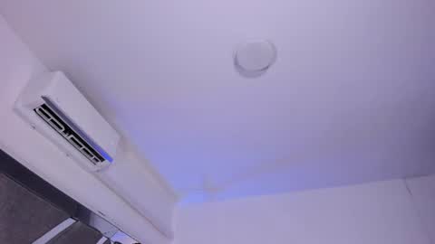 Snapshot of amaralewis chatting on 06-11-26, 12:58 AMARA online show from 06-11-26, 12:58