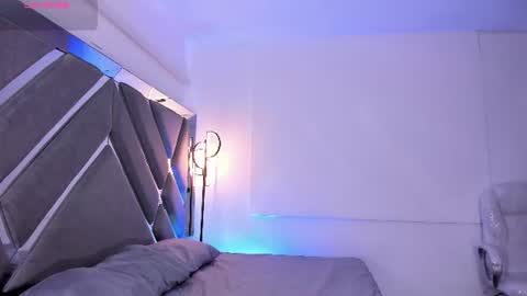 Snapshot of amaralewis chatting on 06-26-26, 01:04 AMARA online show from 06-26-26, 01:04