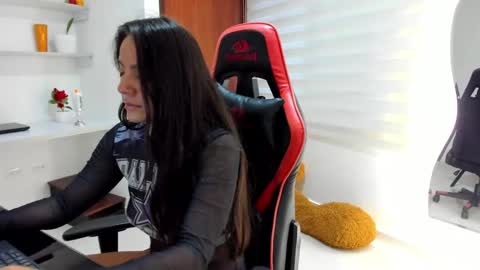 Snapshot of amaranta69_cam chatting on 02-15-25, 11:39 AMARANTA online show from 02-15-25, 11:39