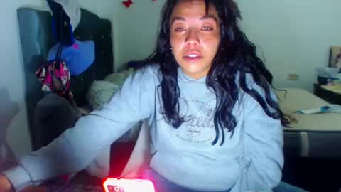 Amara Julia online show from 11-19-25, 01:27