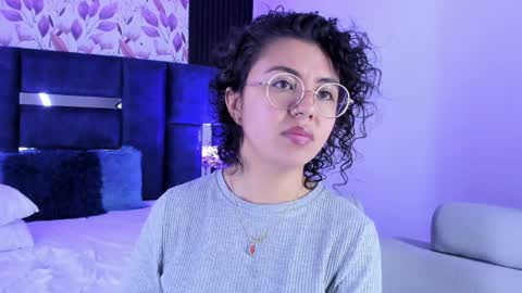 Snapshot of amarettho chatting on 12-29-24, 03:57 Emily online show from 12-29-24, 03:57