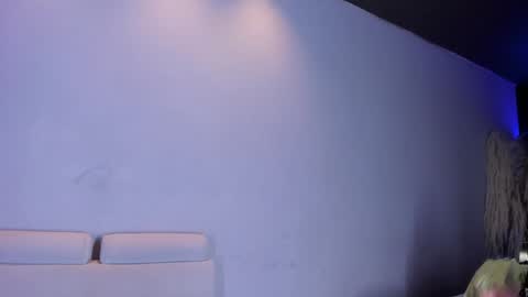 Snapshot of amarettho chatting on 01-06-25, 11:29 Emily online show from 01-06-25, 11:29