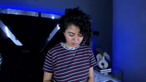 Snapshot of amarettho chatting on 01-14-25, 05:23 Emily online show from 01-14-25, 05:23