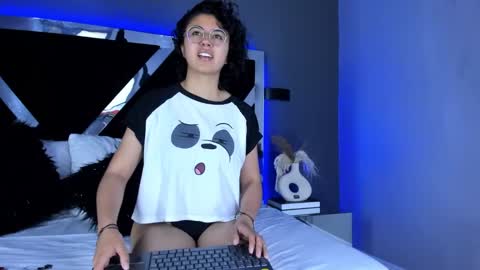 Snapshot of amarettho chatting on 01-17-25, 04:04 Emily online show from 01-17-25, 04:04