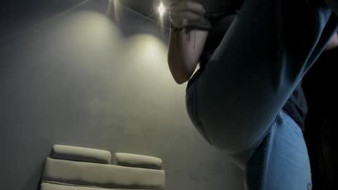 Snapshot of amarettho chatting on 01-18-25, 10:39 Emily online show from 01-18-25, 10:39