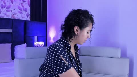 Snapshot of amarettho chatting on 01-21-25, 10:30 Emily online show from 01-21-25, 10:30