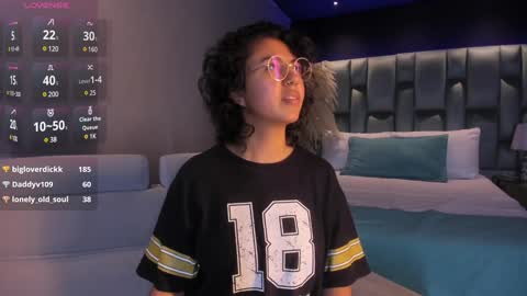 Snapshot of amarettho chatting on 02-02-25, 03:17 Emily online show from 02-02-25, 03:17