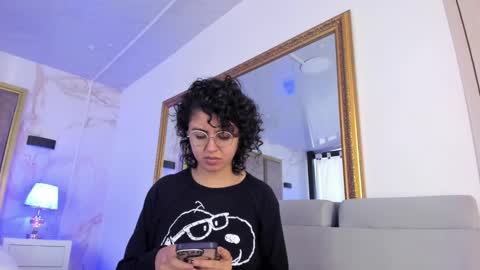 Snapshot of amarettho chatting on 02-10-25, 03:32 Emily online show from 02-10-25, 03:32