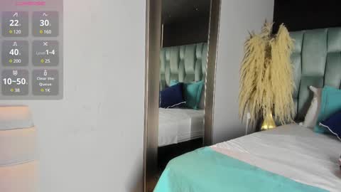 Snapshot of amarettho chatting on 02-18-25, 11:22 Emily online show from 02-18-25, 11:22